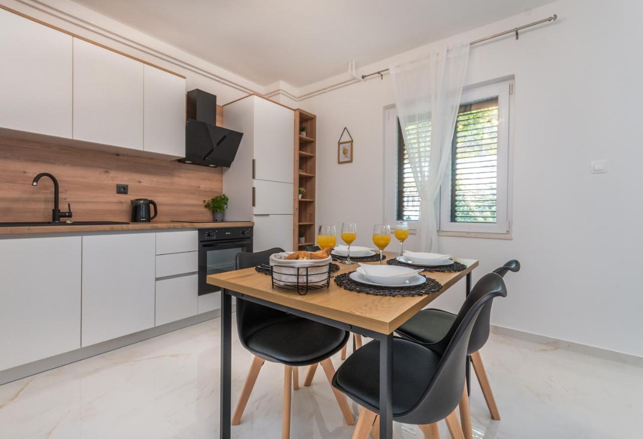 Apartmani A&M Biograd Na Moru Bagian luar foto