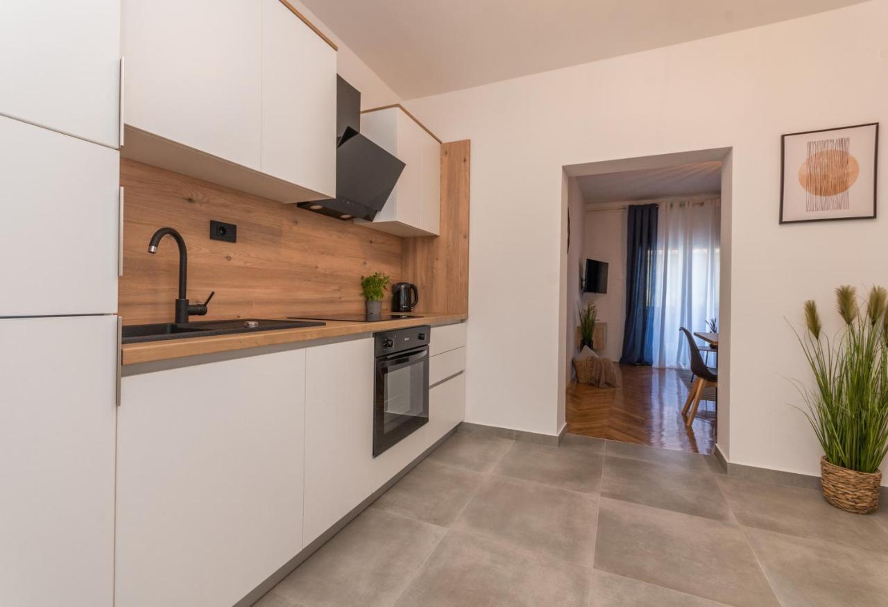 Apartmani A&M Biograd Na Moru Bagian luar foto