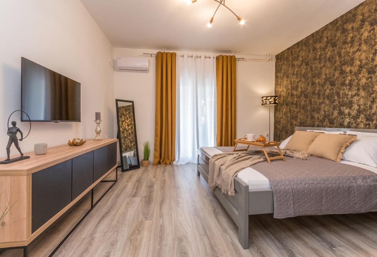 Apartmani A&M Biograd Na Moru Bagian luar foto
