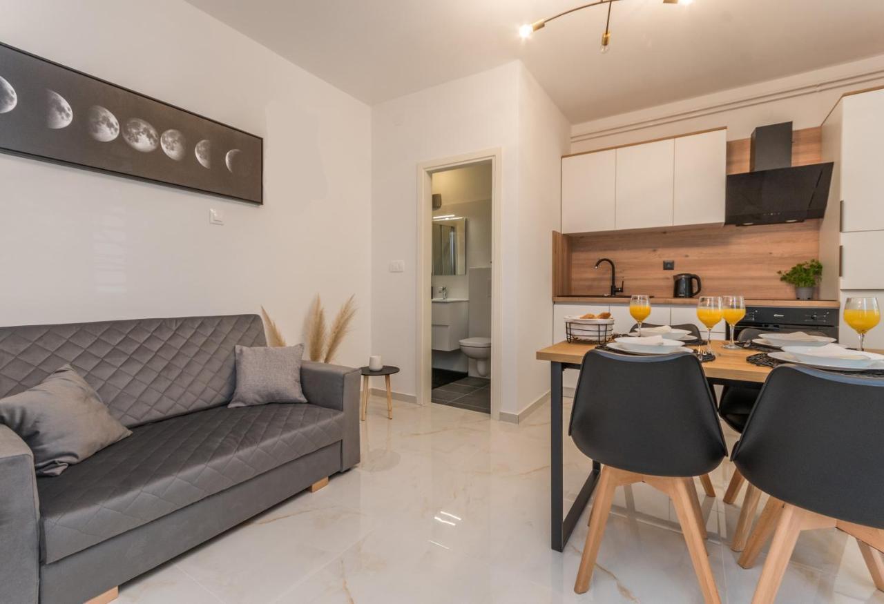 Apartmani A&M Biograd Na Moru Bagian luar foto