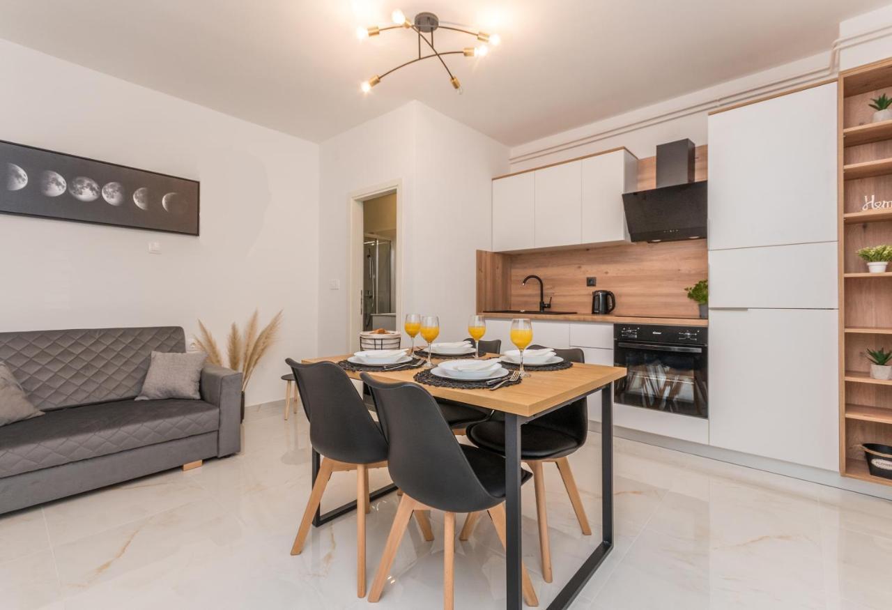 Apartmani A&M Biograd Na Moru Bagian luar foto