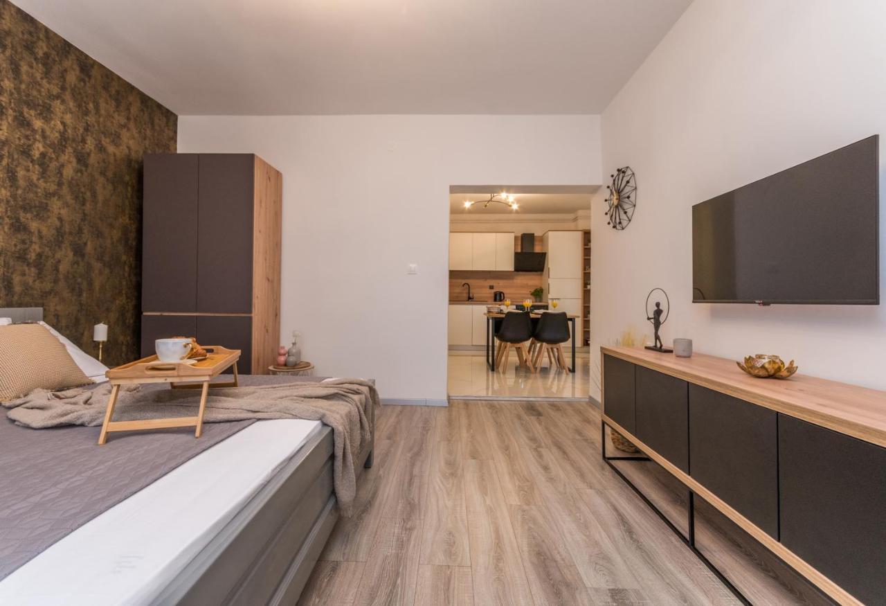 Apartmani A&M Biograd Na Moru Bagian luar foto