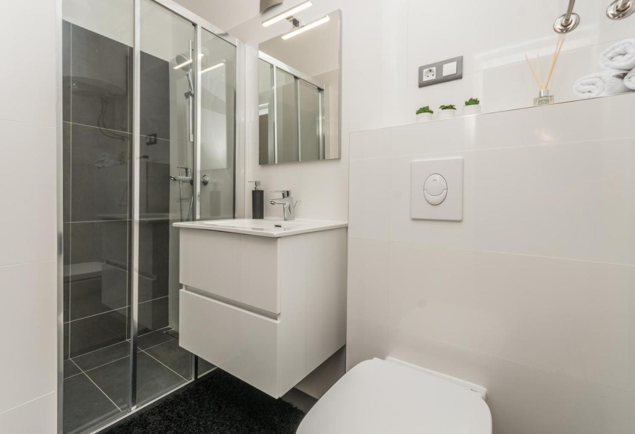 Apartmani A&M Biograd Na Moru Bagian luar foto